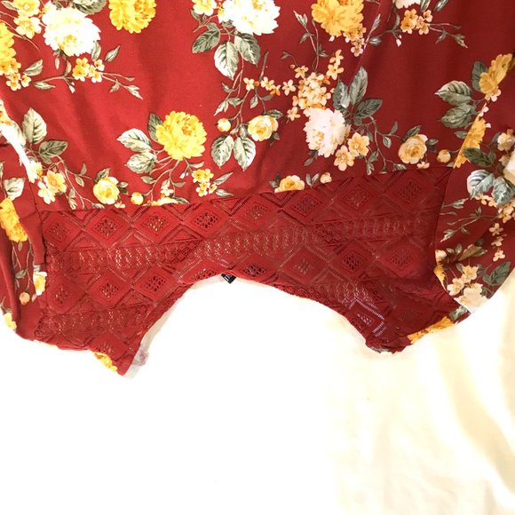 Kristin Nicole sz 3x floral knit top knotted  front soft stretchy with lace back - Picture 7 of 7